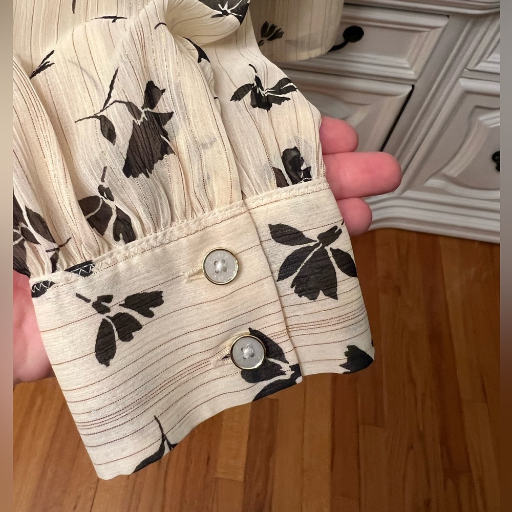 DKNY Ivory Blouse with Black Leaf Print and Gold Thread M - Picture 5 of 13